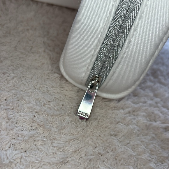 SALE🛍️ Dior Cosmetic Pouch - Picture 3 of 6